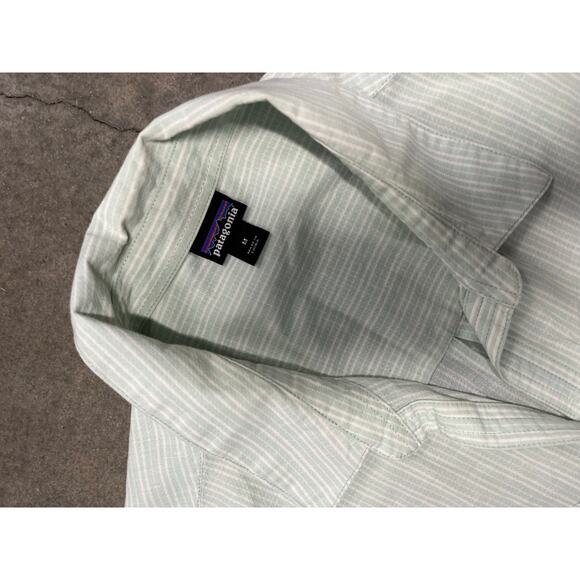 Patagonia Womens medium Button Up Shirt Lightweight Organic Cotton Hemp Striped - Picture 2 of 5